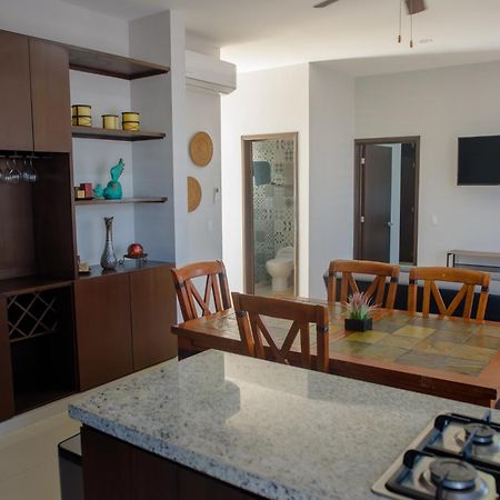 2Br/2Ba Condo 1 Block To Ocean! - Unit 6 Mazatlán Kültér fotó