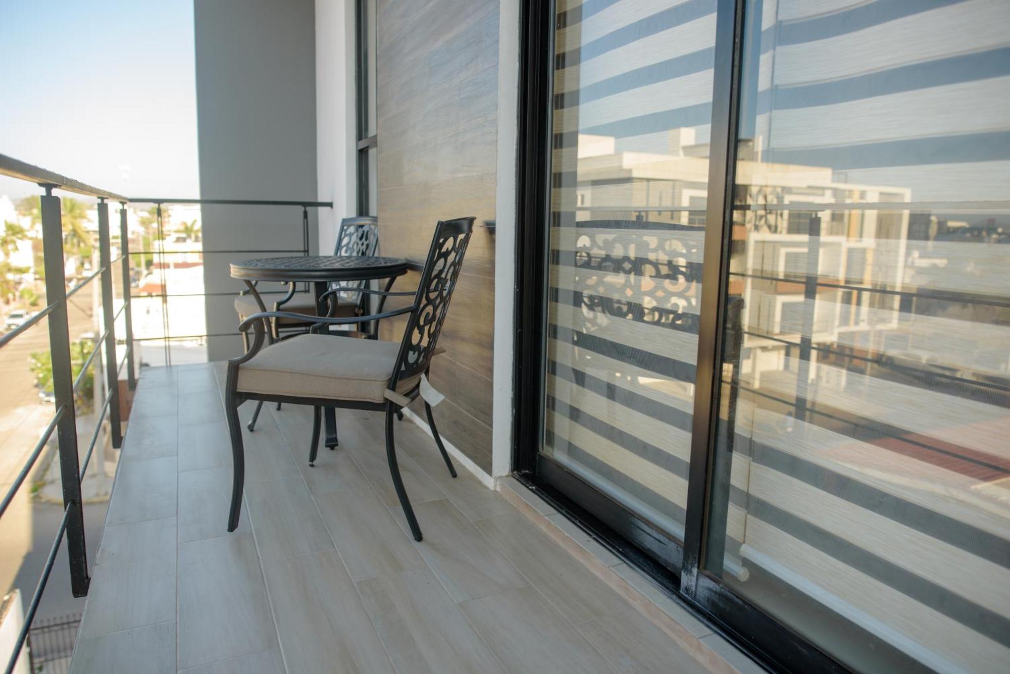 2Br/2Ba Condo 1 Block To Ocean! - Unit 6 Mazatlán Kültér fotó